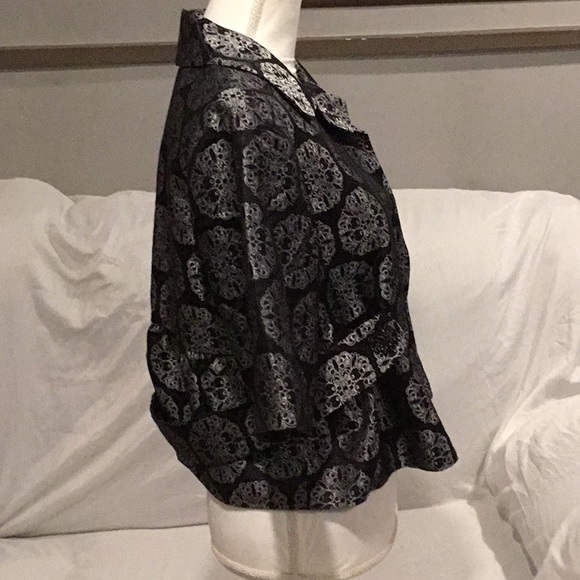 O) Women’s Tahari Jacket worn once , excell. cond. - Picture 3 of 8